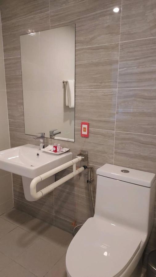 Wellness Stay & Hotel Sukhumvit 107 Бангкок Экстерьер фото