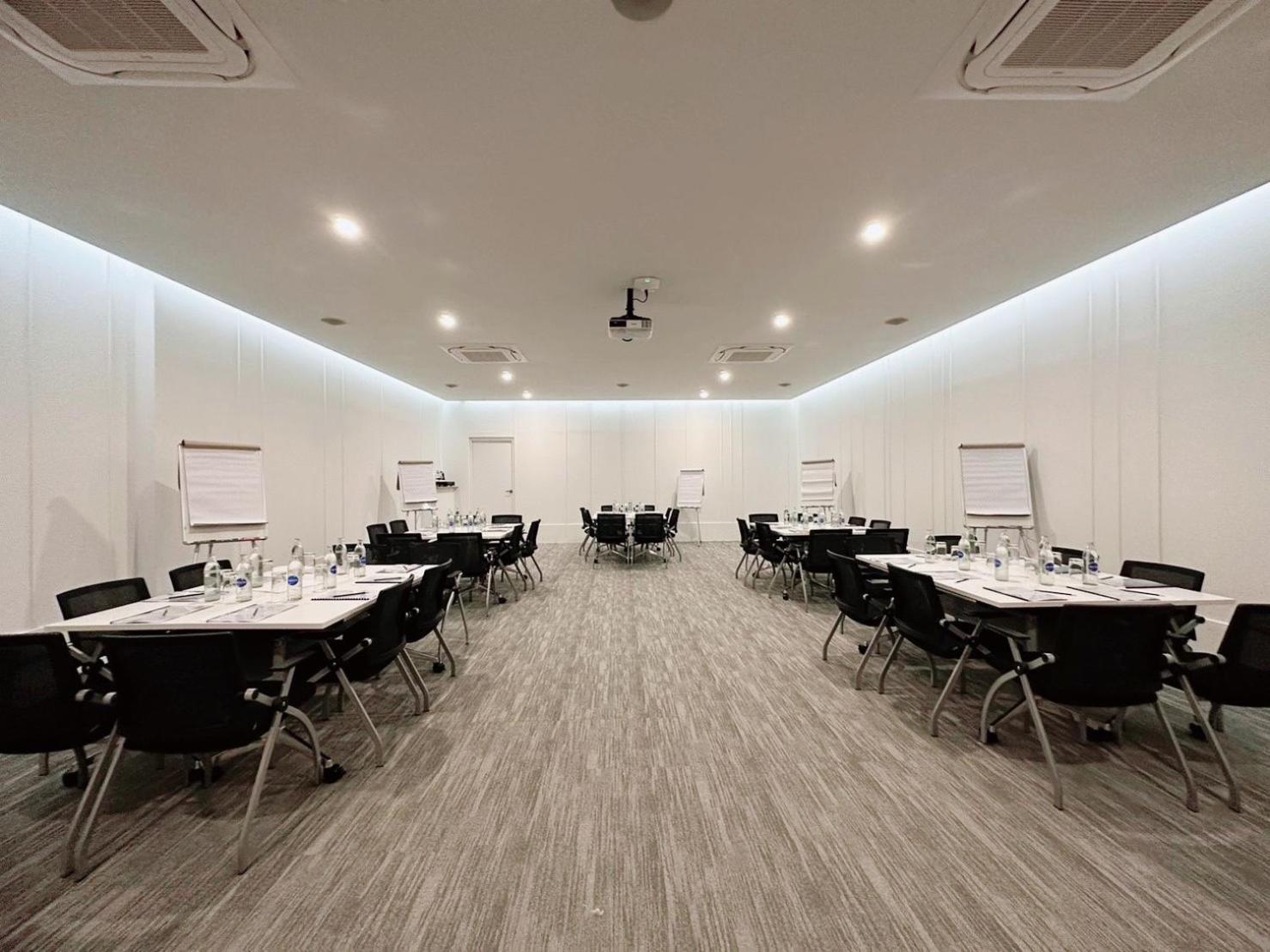 Wellness Stay & Hotel Sukhumvit 107 Бангкок Экстерьер фото